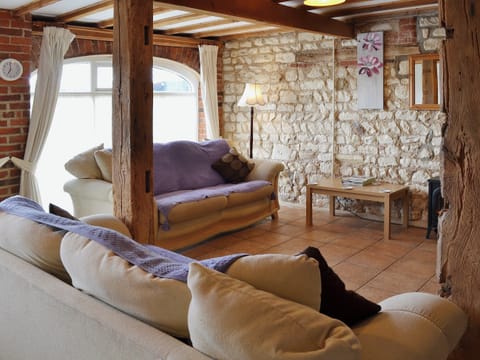 Living room/dining room | Beacon Farm - Peregrine Cottage, Flamborough