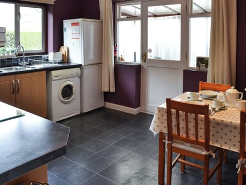 Kitchen and dining area | The Mount, Polstead