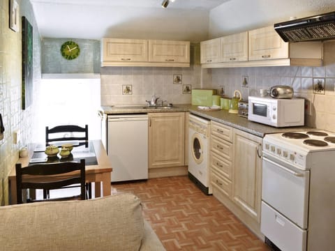 Open plan living/dining room/kitchen | Rosecraddoc Manor - Gamekeepers, Liskeard