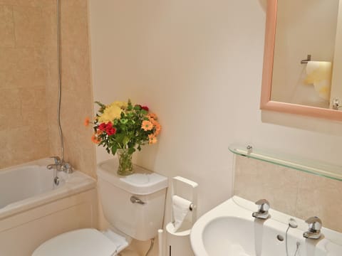 Bathroom | Willow Farm Cottages - The Cobbles, West Pennard, nr. Glastonbury