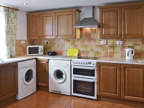 Kitchen | Craneham Court, Buckland Brewer