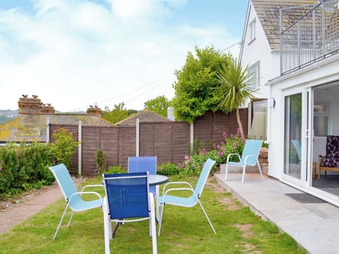 Garden with sitting out area | Samphire, Brixham