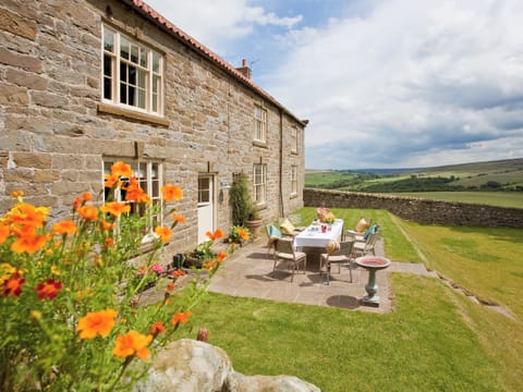 Sitting-out-area | Warren Farmhouse, Kildale, nr. Whitby