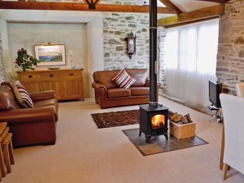 Open plan living/dining room/kitchen | Pendewey Farm Cottages - Penno Cottage, Bodmin