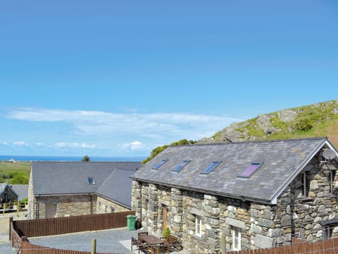 Exterior | Bwlchgwyn Equestrian Holidays - Hen Ysgubor, Arthog, nr. Fairbourne