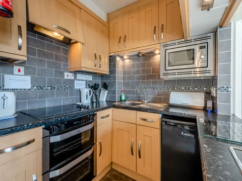 Kitchen area | Rainbow&rsquo;s End, Bowness-on-Windermere