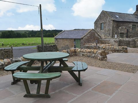 Sitting-out-area | The Byres, Tarset near Bellingham & Kielder