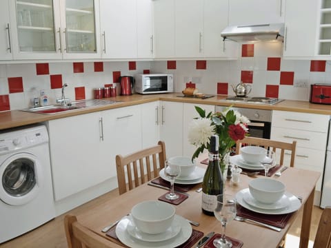 Kitchen/diner | Whitecroft - Myrtle Cottage, Dalbeattie