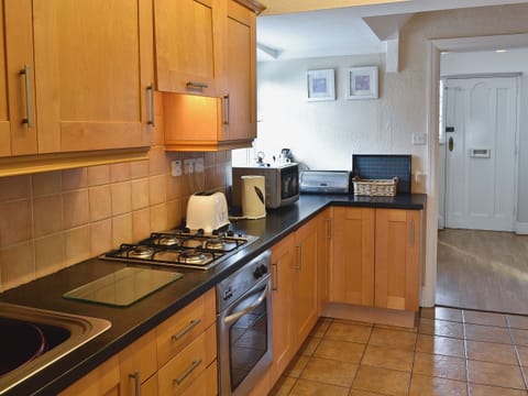 Kitchen | Maesmor, Bala