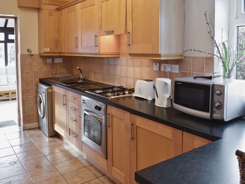 Kitchen | Maesmor, Bala