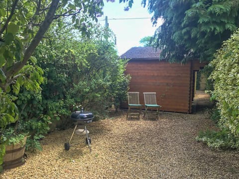 Garden and grounds | Dolls Cottage, Bourton-on-the-Water