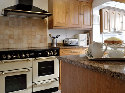 Kitchen | Dolls Cottage, Bourton-on-the-Water