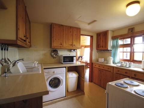 Meadow View kitchen | Meadow View, Sea Palling, Norwich