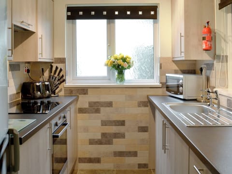 Kitchen | Rosecraddoc Holiday Village - Trevarno, Liskeard