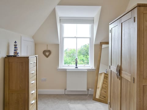 Twin bedroom | Hedderwick House, Pittenweem near Anstruther