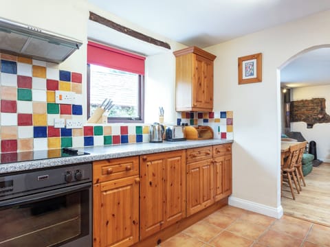 Fully appointed fitted kitchen | Judd House - St Leonards, Polson, nr. Launceston