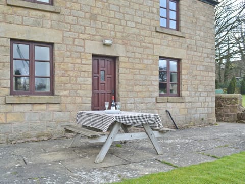 Sitting-out-area | Holly Bank, Crich