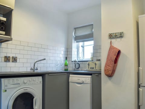 Modern style kitchen | Clipper Cottage, Wells-next-the-Sea