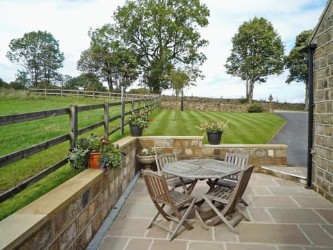 Sitting-out-area | Cherry Blossom Cottage, Kettlesing near Harrogate