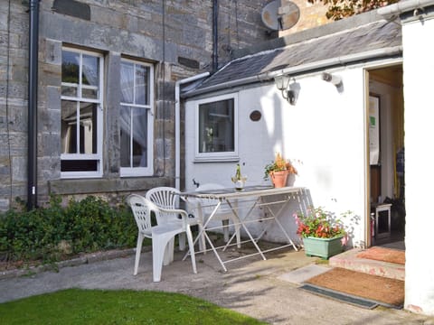 Sitting-out-area | Helenslea, St Andrews