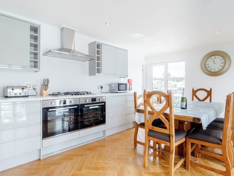 Kitchen/diner | Spinnaker - The Sail Loft, Wroxham