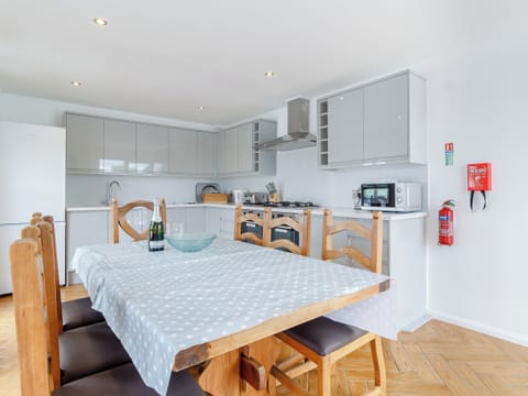 Kitchen/diner | Spinnaker - The Sail Loft, Wroxham