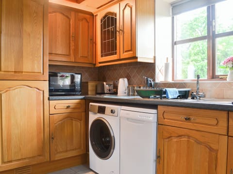 Open plan living space | Llofft Yr Yd - Parciau Farm Cottages, Caernarfon