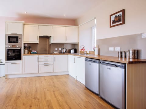 Kitchen/diner | High Kirkland Holiday Cottages: Heron View - High Kirkland Holiday Cottages, Kirkcudbright