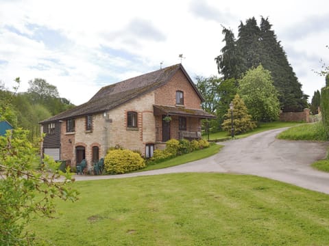Characterful holiday home with ample private parking | The Mill House, Lea, near Ross-on-Wye