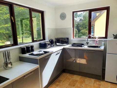 Kitchen | Riverbank - Rosecraddoc Manor, Near Liskeard