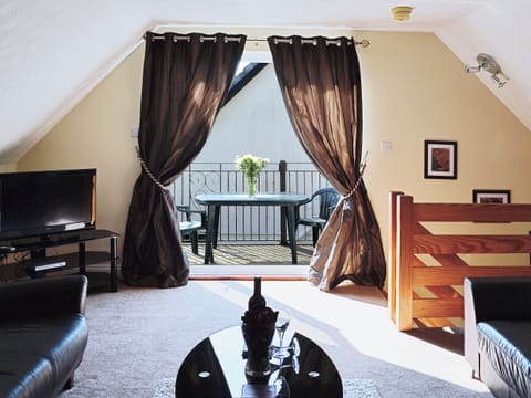 Living room | Lake View Cottage - Rosecraddoc Manor, Liskeard