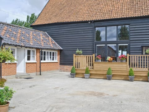 Exterior | Rose Farm Barn, Cratfield, nr. Laxfield