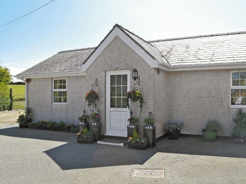 Exterior | Cefn Helyg Bach, Cemaes Bay