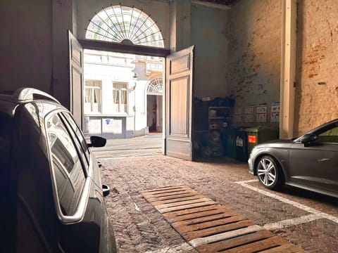 Reserve in advance for convenient parking at De Drie Koningen’s garage!