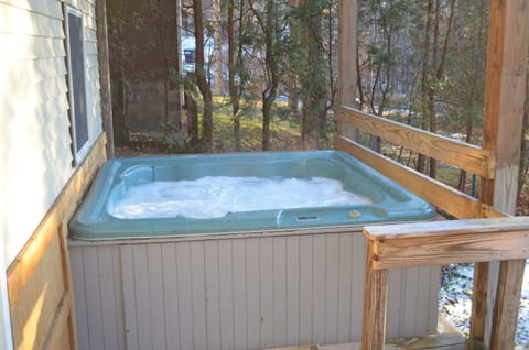 Large 8 person Hot Tub - outdoors but under cover