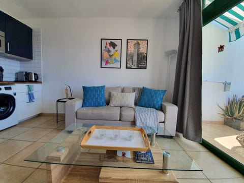 Sofa and coffee table 