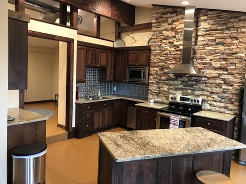 Spacious and fully-equipped kitchen