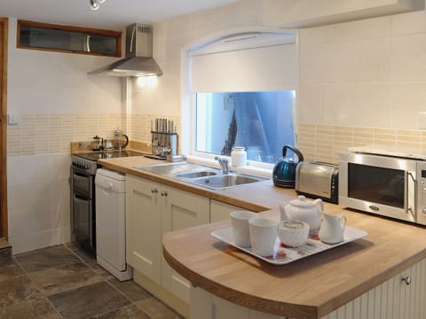 Kitchen | Waterside, Fowey
