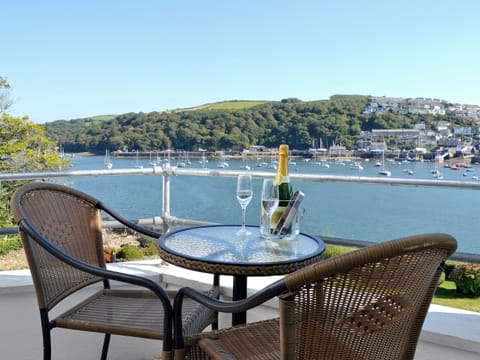 Sitting-out-area | Waterside, Fowey