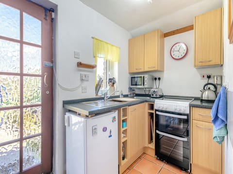 Kitchen | The Tack House, Grumbla, Sancreed, near Penzance