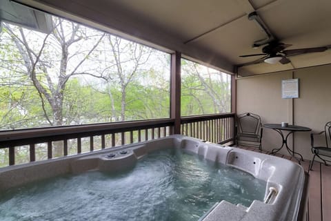 Master Bedroom Balcony w/ Hot Tub