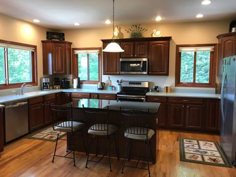 Fully equipped kitchen with new appliances