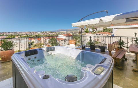 hot-tub