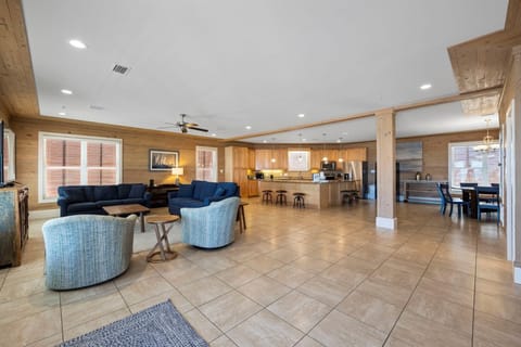 1 Summer Salt 4 Living Room