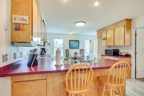 Kitchen | Fully Equipped | Cooking Basics Provided