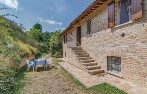 Property, House, Building, Real Estate, Wall, Sky, Home, Cottage, Rural Area, Architecture