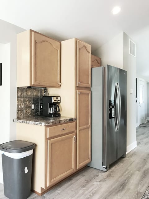 Maple Kitchen w/new cathedral ceilings & Stainless Steel Appliances View 1