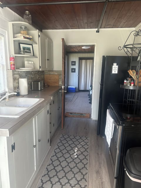 Fully loaded kitchen with new life proof flooring
