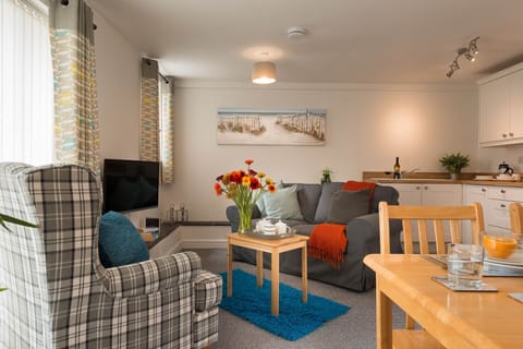 Ty Arthur living room Dining area