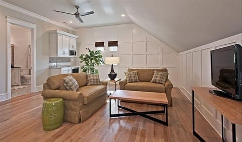 2nd picture of Nanny Suite with bar / fridge / microwave / crib